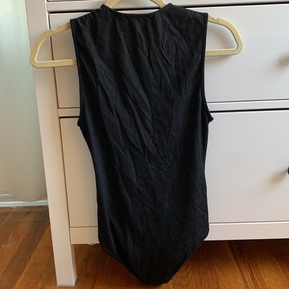 Black v-cut bodysuit - Picture 2 of 3